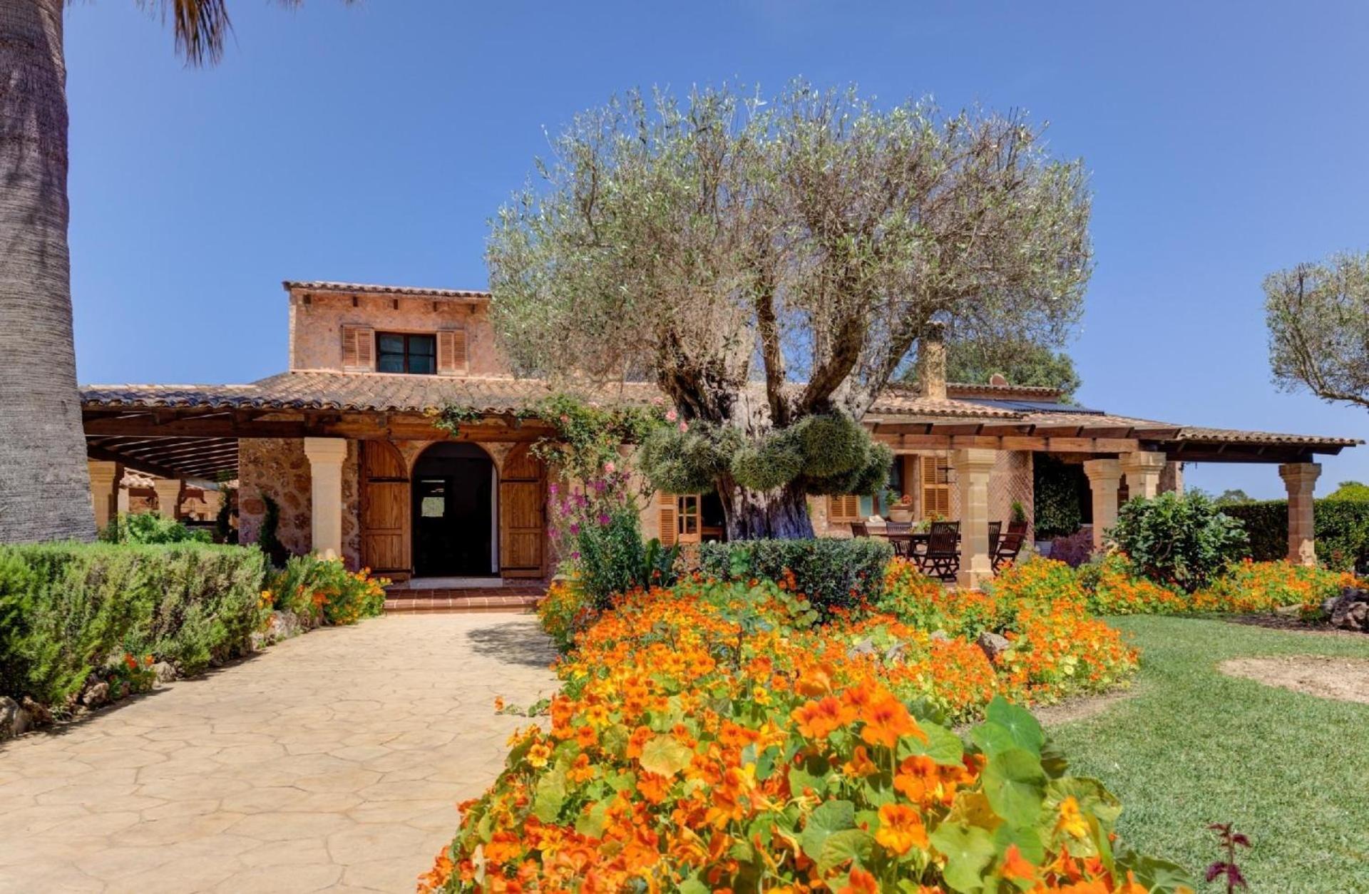 Mit Privatpool Fuer 6 Personen Ca 300 Qm In Alcdia, Mallorca Nordkueste Von Mallorca Holiday home Alcudia (Mallorca)