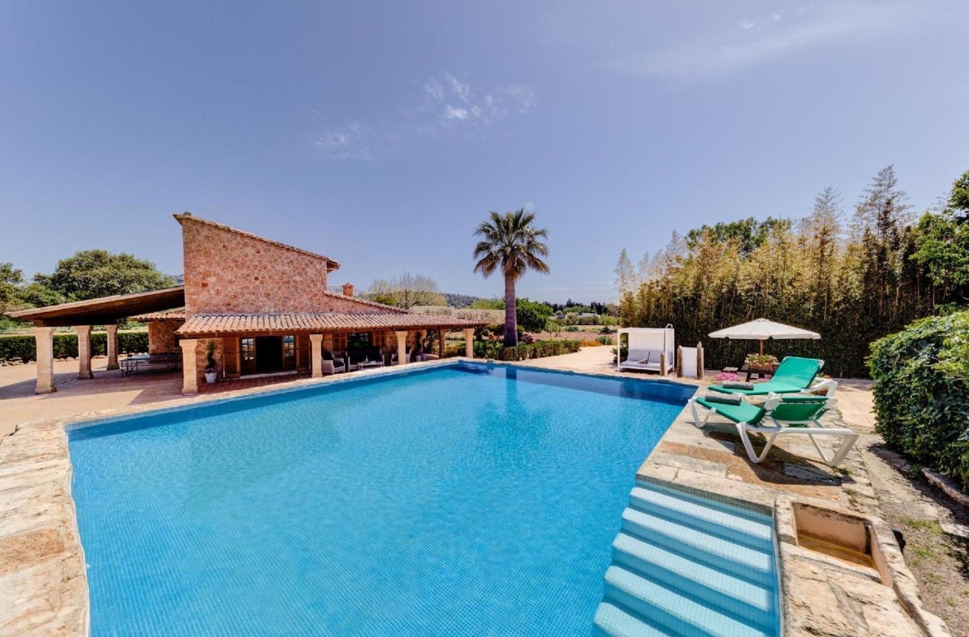 Mit Privatpool Fuer 6 Personen Ca 300 Qm In Alcdia, Mallorca Nordkueste Von Mallorca * Alcudia (Mallorca)